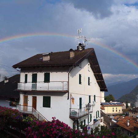 B&B Signora Elvira Capriana Bagian luar foto