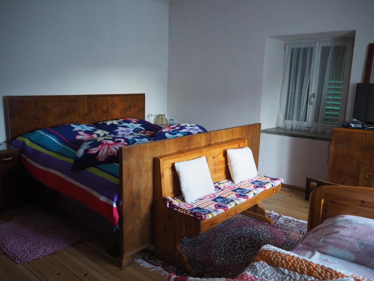 B&B Signora Elvira Capriana Bagian luar foto