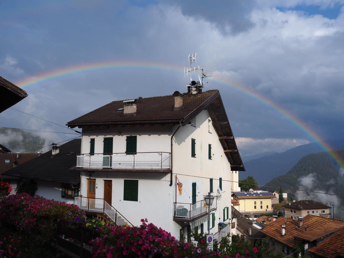 B&B Signora Elvira Capriana Bagian luar foto