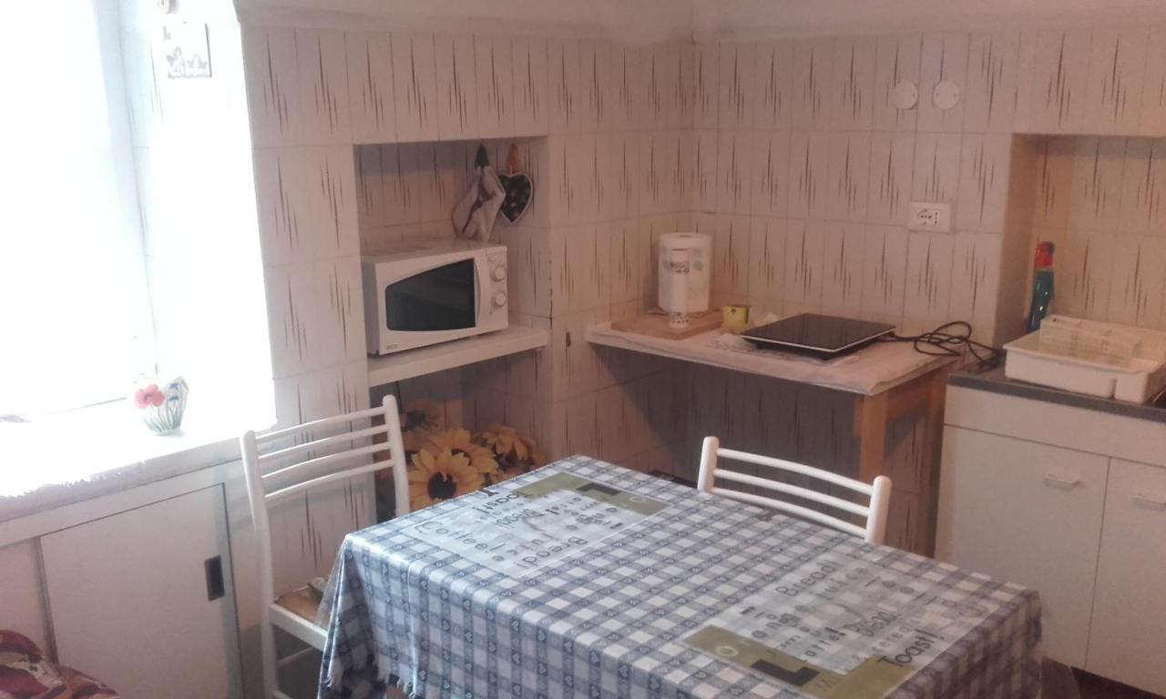 B&B Signora Elvira Capriana Bagian luar foto